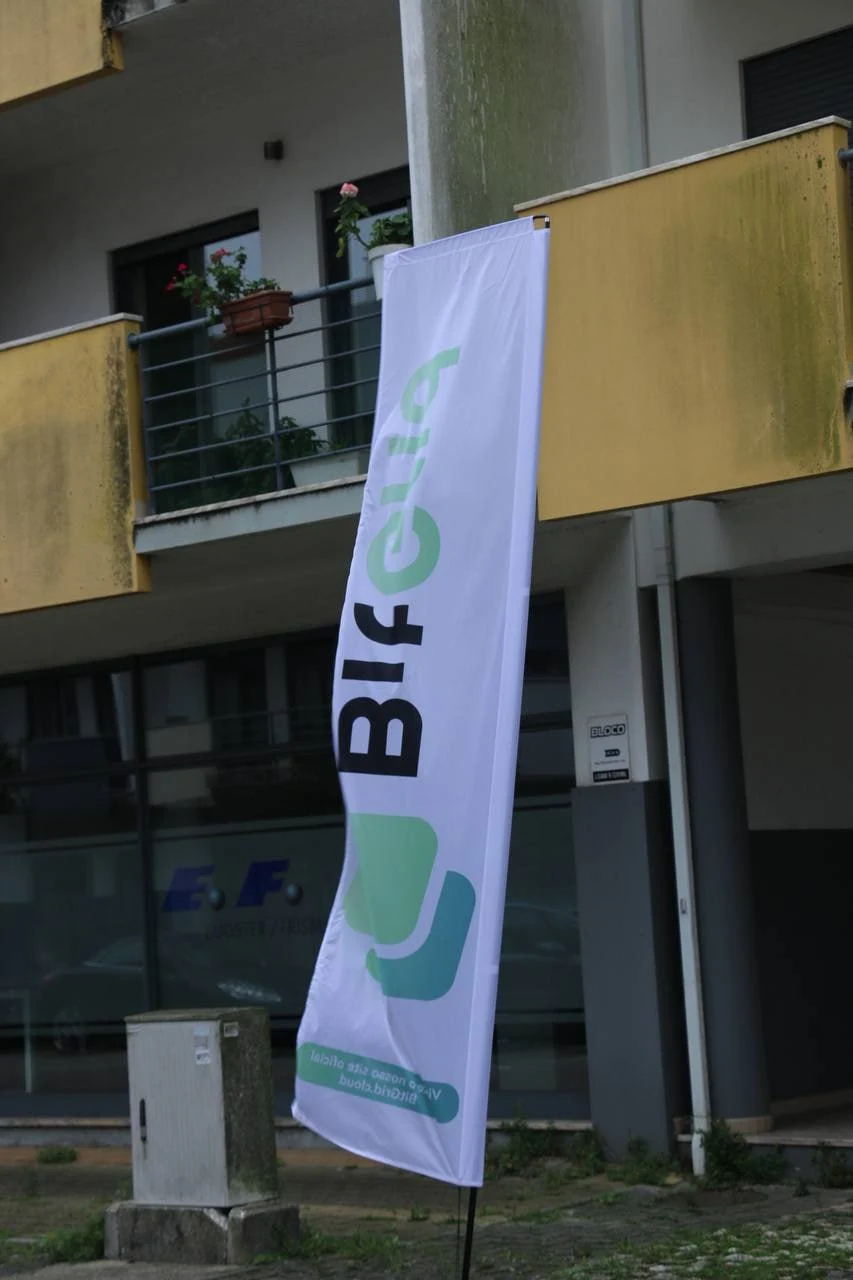 Equipa BitGrid Portugal unida na abertura oficial